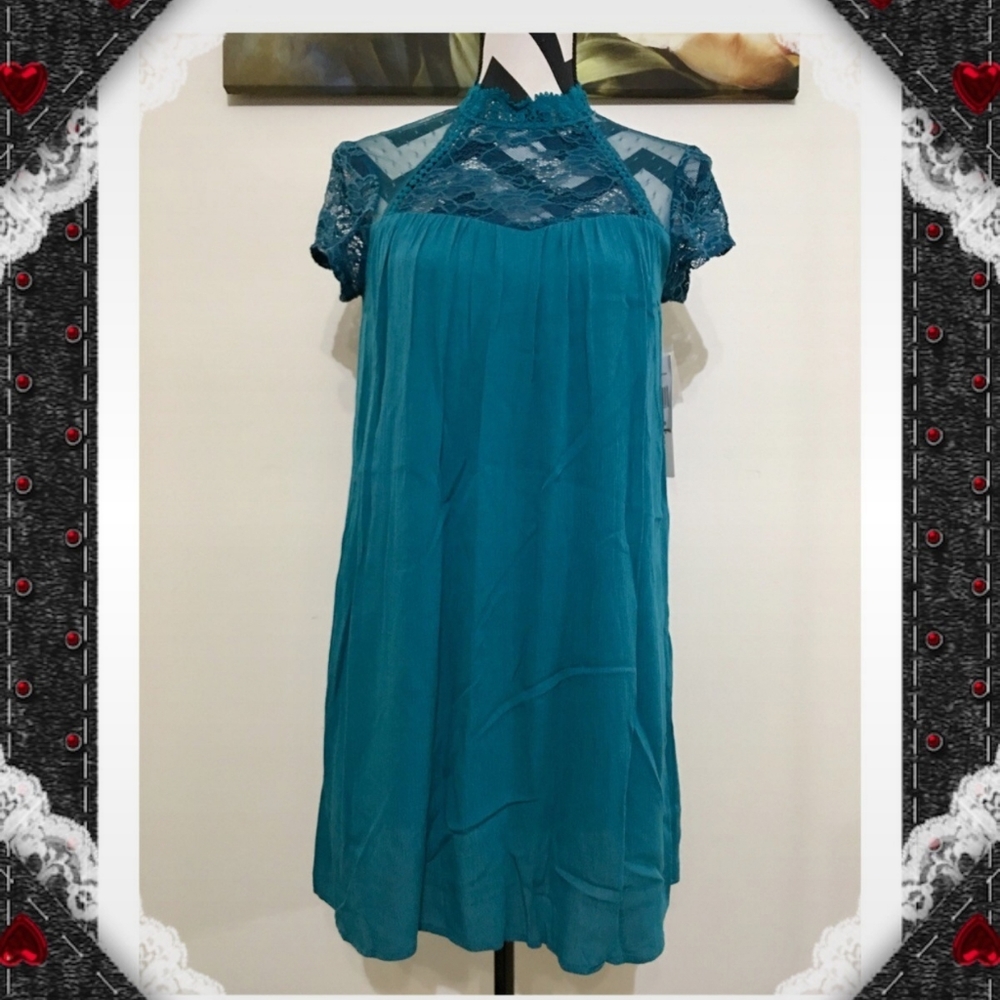 Love Reign Lace Inserted Dress Shirt